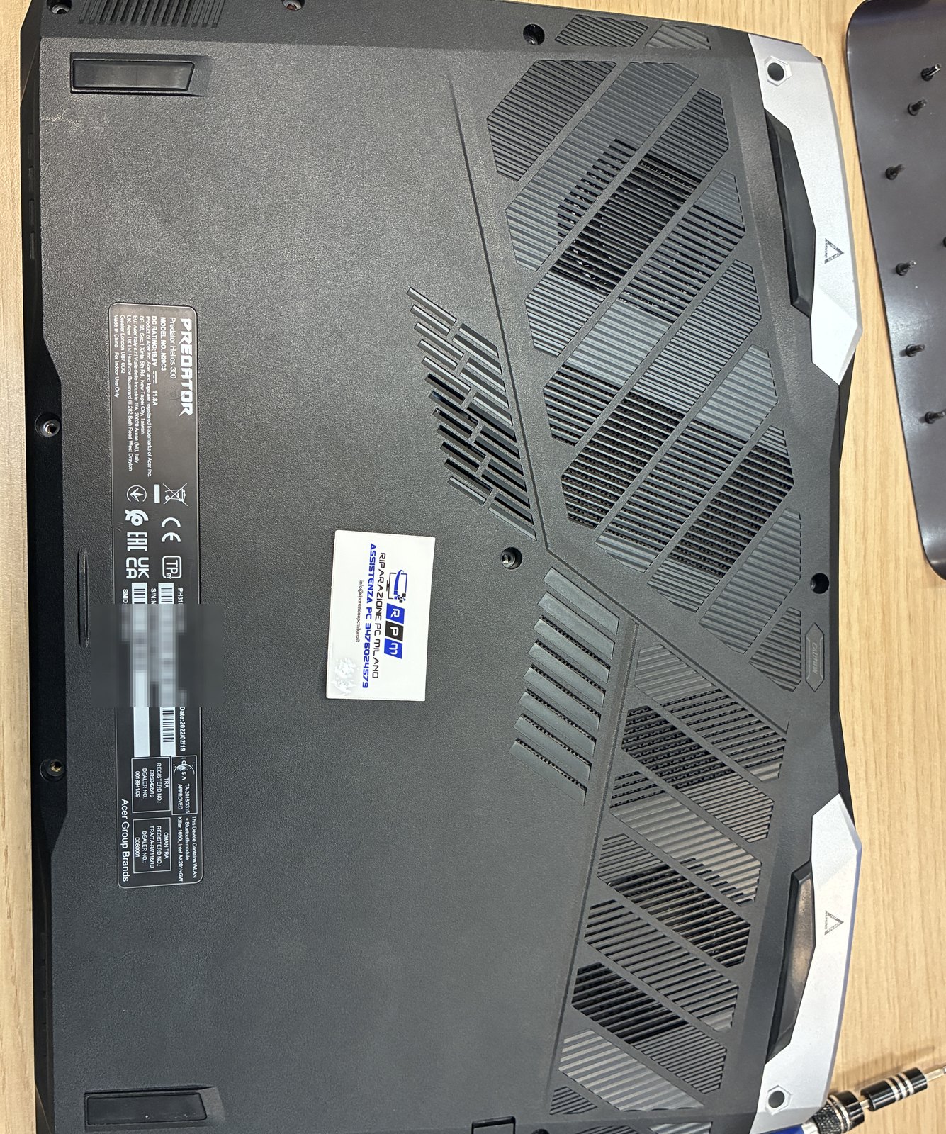 Acer Predator Helios 300 in laboratorio a Milano, pulizia ventole e pasta termica Viale Sarca