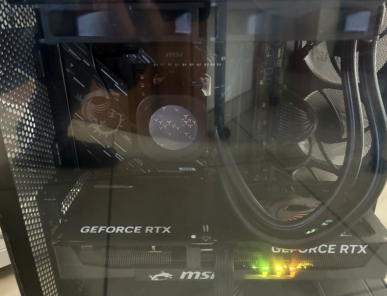 Assemblaggio PC gaming Ryzen 9 9950X3D e MSI X870E a Milano