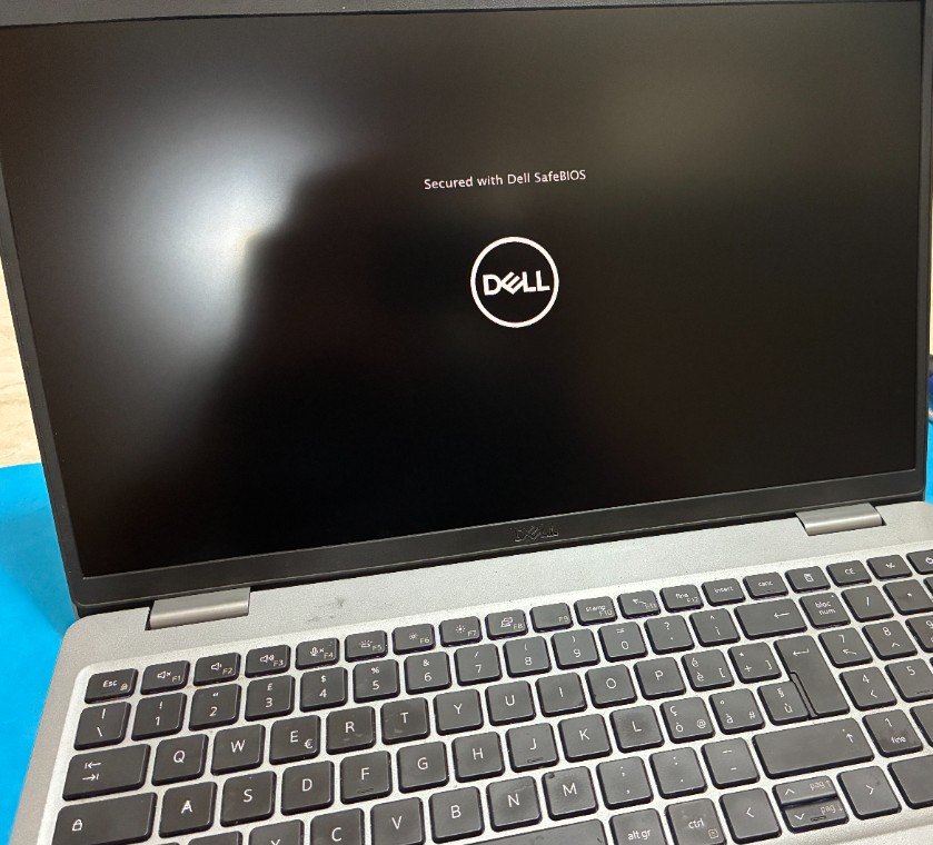Dell 15 pollici rimontato a Bresso: schermata Secured with Dell SafeBIOS e logo Dell