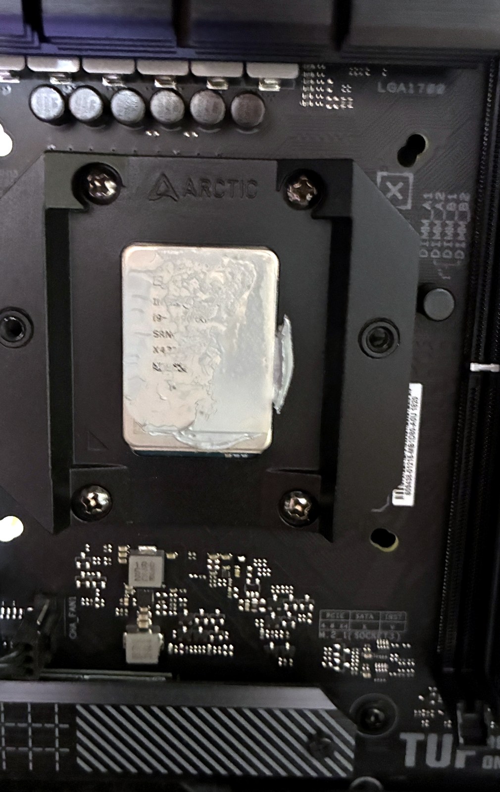 Pasta termica su CPU Intel con contact frame Arctic LGA1700