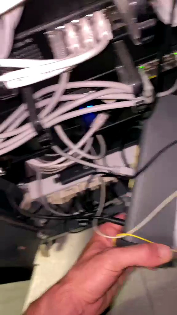 Sostituzione switch 1000 Mb/s in urgenza al ristorante Viale Tunisia 16 Milano