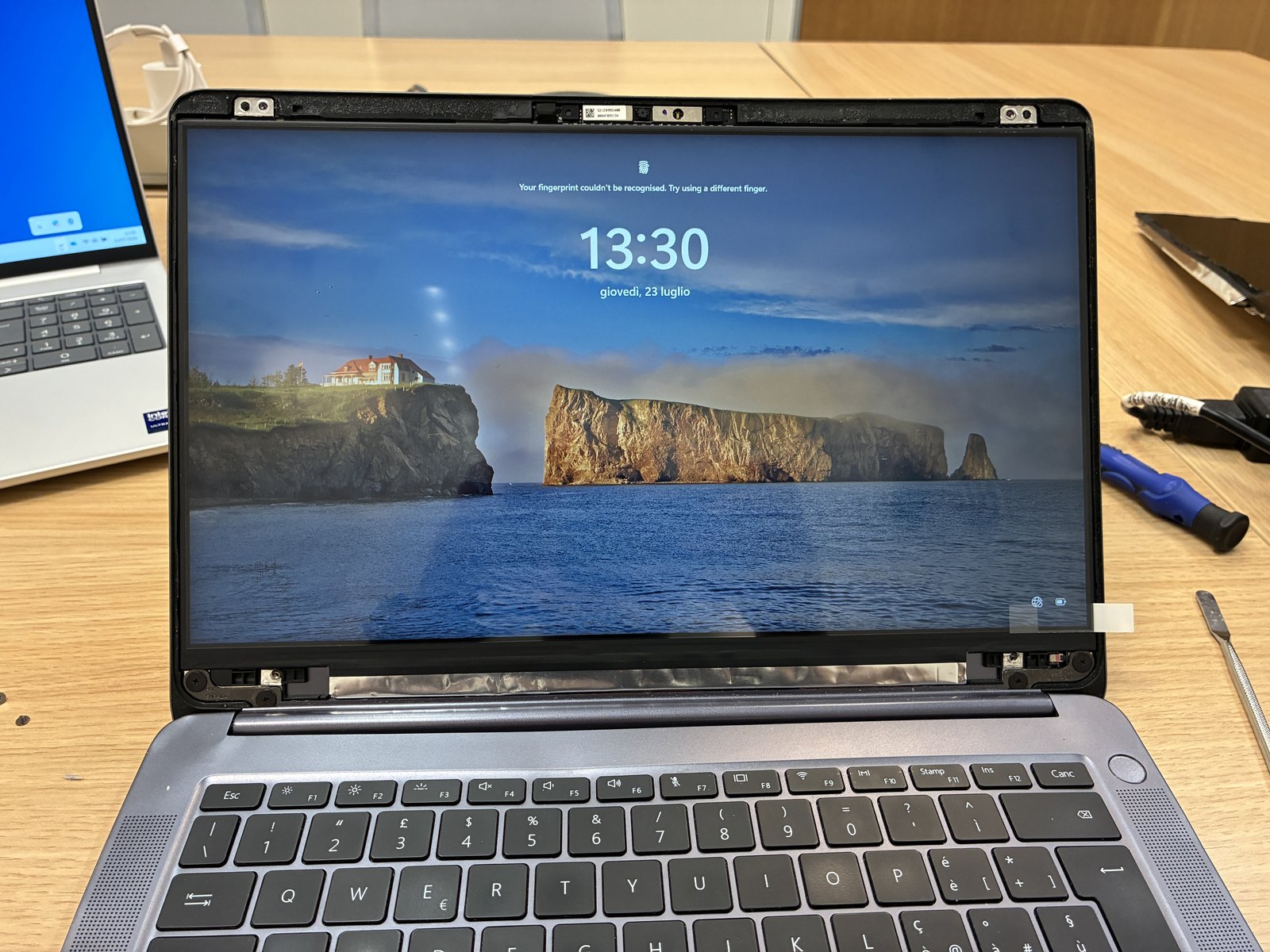 Test nuovo LCD Huawei con Windows lock screen dopo sostituzione - Fulvio Testi Milano